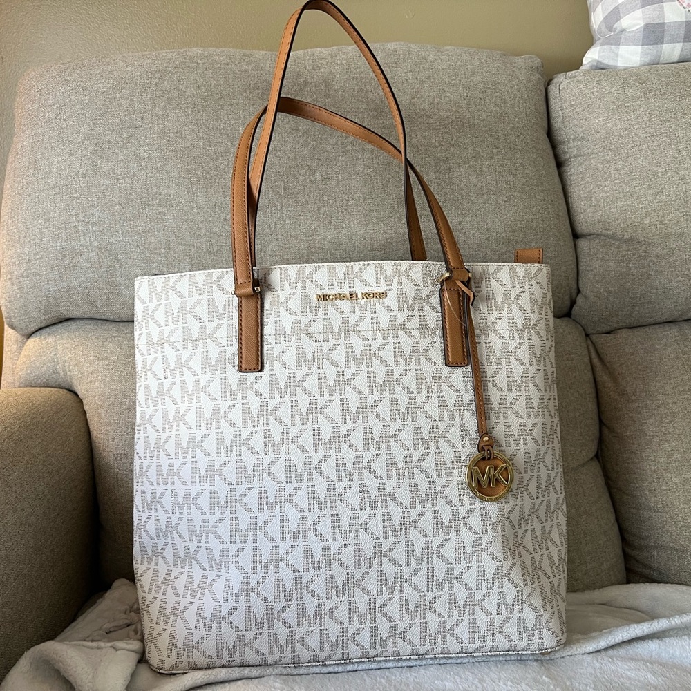 Michael Kors. Brand new. Never used